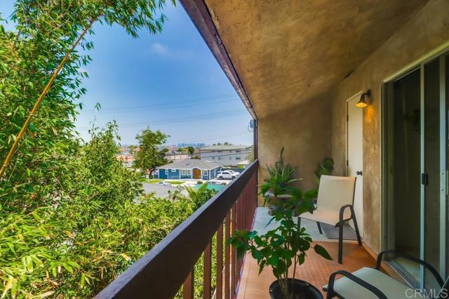 Detail Gallery Image 34 of 37 For 1762 Locust St #4,  San Diego,  CA 92106 - 2 Beds | 2/1 Baths
