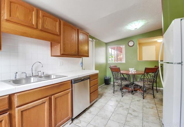 Detail Gallery Image 20 of 27 For 1408 Ebbs St, San Diego,  CA 92114 - 3 Beds | 1 Baths