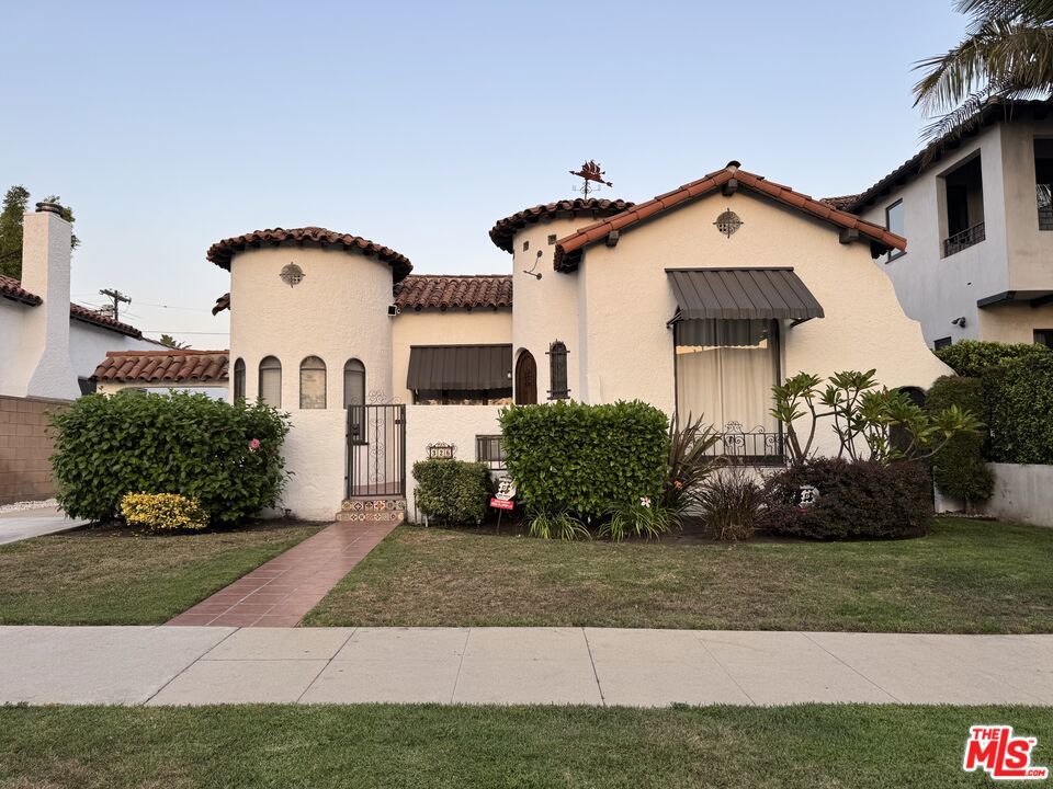 326 N La Jolla Avenue