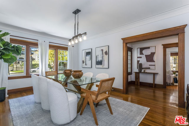 1622 N Orange Grove Avenue, Los Angeles CA: https://media.crmls.org/mediaz/6f938682-d293-4582-9c08-befa27a3cae7.jpg