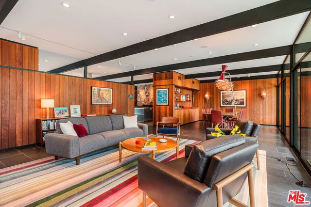 5228 Escalante Drive, La Canada Flintridge CA: https://media.crmls.org/mediaz/6f93a214-add1-47f8-8448-bb59c3a49ddf.jpg