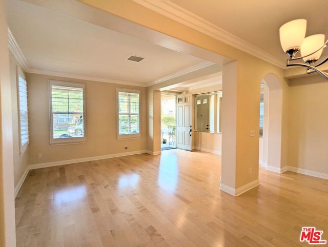 1230 Wisteria Avenue, La Habra CA: https://media.crmls.org/mediaz/6f93d25f-162b-43a0-8700-66ea0491ee07.jpg