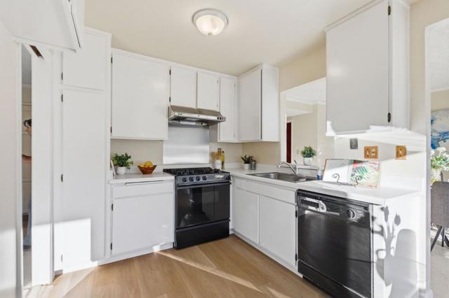 55 Saint James Court, Daly City CA: https://media.crmls.org/mediaz/6f94234d-6bf9-42ed-b7a7-9506fdc75c6a.jpg