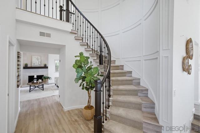 12835 Via Caballo Rojo, San Diego CA: https://media.crmls.org/mediaz/6f94b1d4-829f-4d17-bc89-9d71c91062eb.jpg