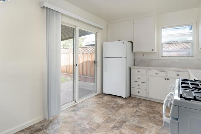 591 VIA ACALANES, San Lorenzo CA: https://media.crmls.org/mediaz/6f956455-3c74-4373-9bd9-a86267f1613b.jpg