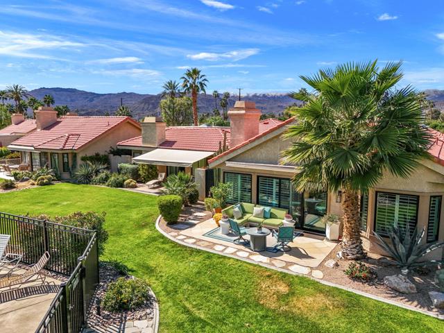 12 Galicia Court, Palm Desert CA: https://media.crmls.org/mediaz/6f956692-89cc-4401-b35a-b461485518e8.jpg