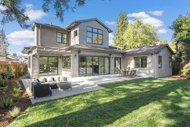 1303 American Way, Menlo Park CA: https://media.crmls.org/mediaz/6f958b2d-765d-424c-b05e-6572fbf41a95.jpg