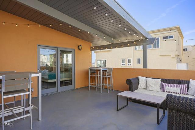2924 Lakeshore Court, Oxnard CA: https://media.crmls.org/mediaz/6f95af1f-d640-4e96-9272-3d4b5693e6cb.jpg