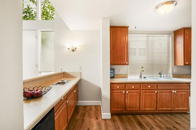 2544 Navarra Dr,  CA: https://media.crmls.org/mediaz/6f95b024-3950-41d3-9faa-9ccfc7e286e5.jpg