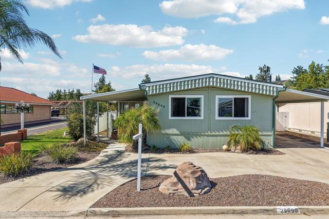 Detail Gallery Image 2 of 54 For 29090 Camino Alba, Murrieta,  CA 92563 - 3 Beds | 2 Baths