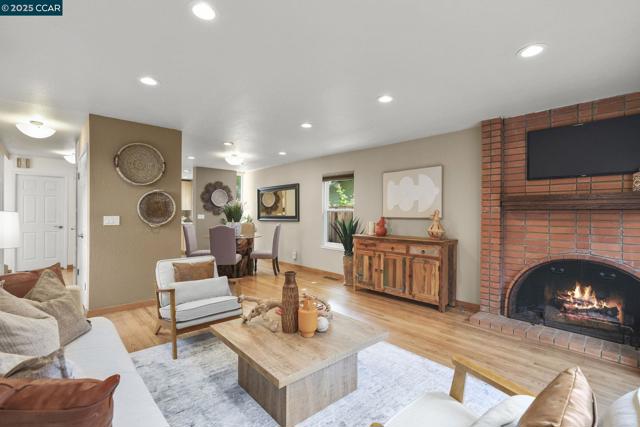 2055 Morello Ave, Pleasant Hill CA: https://media.crmls.org/mediaz/6f95d512-fbd0-4e67-a75d-681d43301814.jpg