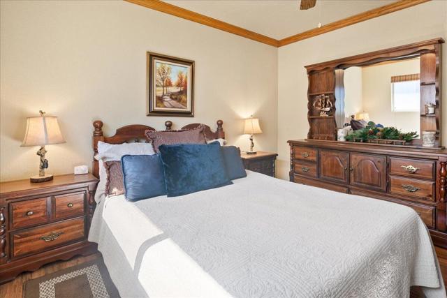 1101 W Country Club Boulevard, Big Bear CA: https://media.crmls.org/mediaz/6f95d75f-076a-4319-832a-c9795c1041e9.jpg