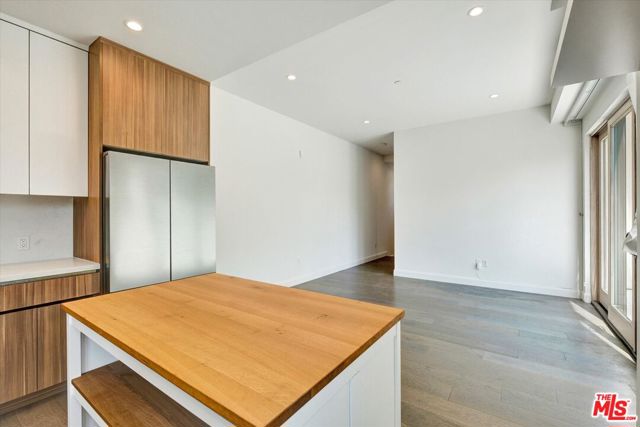 1249 N Formosa Avenue, West Hollywood CA: https://media.crmls.org/mediaz/6f95f054-ee77-4338-b212-12b90a5173f4.jpg