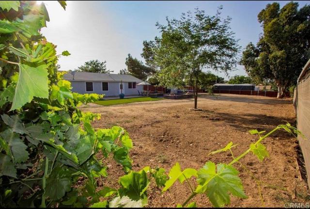 1758 El Cajon Lane, Ramona CA: https://media.crmls.org/mediaz/6f96cbc6-055f-450a-8f78-bf6c2c4bd601.jpg