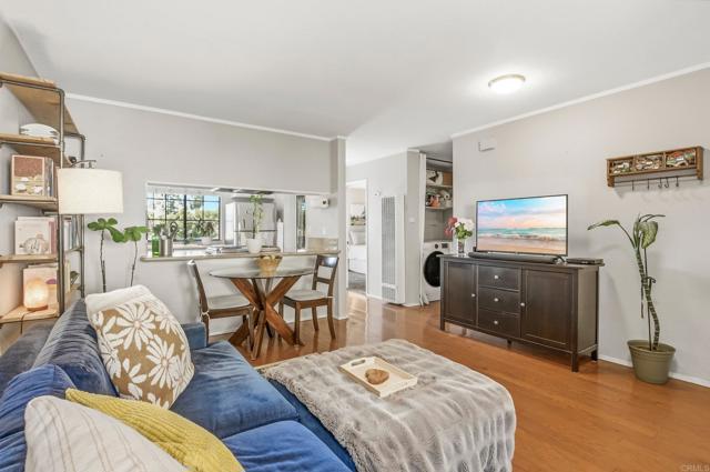 Image 3 of 38 For 4847 Parks Avenue 25