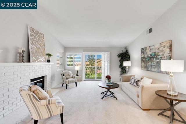 4332 Terra Granada Dr, Walnut Creek CA: https://media.crmls.org/mediaz/6f9818e5-0f62-4afb-be3b-c89ac5c04c15.jpg