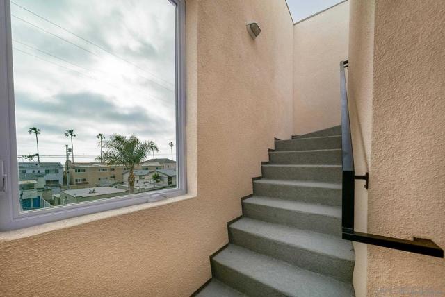 150 S Myers St, Oceanside CA: https://media.crmls.org/mediaz/6f98ebc6-93a4-422e-ad96-f388ce12a3bb.jpg