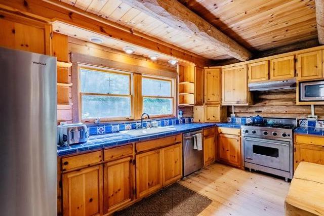 4101 San Juan Canyon Road, San Juan Bautista CA: https://media.crmls.org/mediaz/6f998cc6-ecac-438b-8b00-eca86a670dd5.jpg