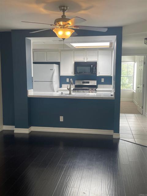 Detail Gallery Image 7 of 17 For 6933 Sandpiper Pl, Carlsbad,  CA 92009 - 2 Beds | 2 Baths