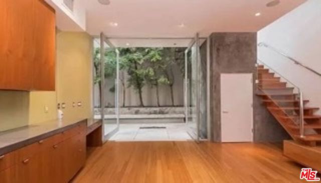 122 Mildred Avenue, Venice CA: https://media.crmls.org/mediaz/6f9b5947-b2db-473e-8d77-561c6b525de8.jpg
