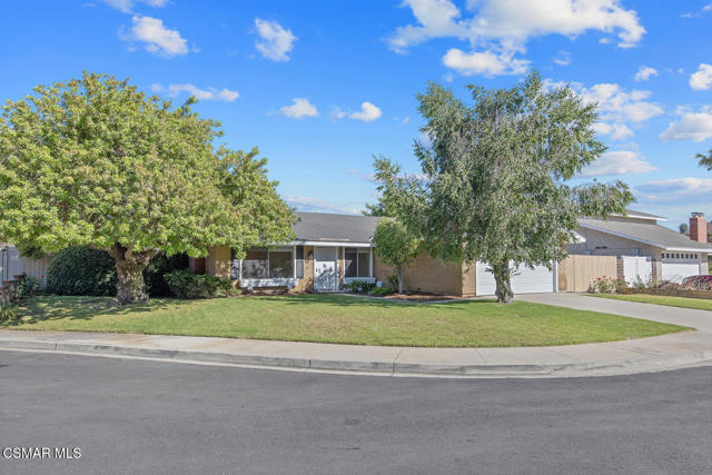 1368 Sheffield Place, Thousand Oaks CA: https://media.crmls.org/mediaz/6f9bad88-149f-4d01-b922-231c65ef1436.jpg