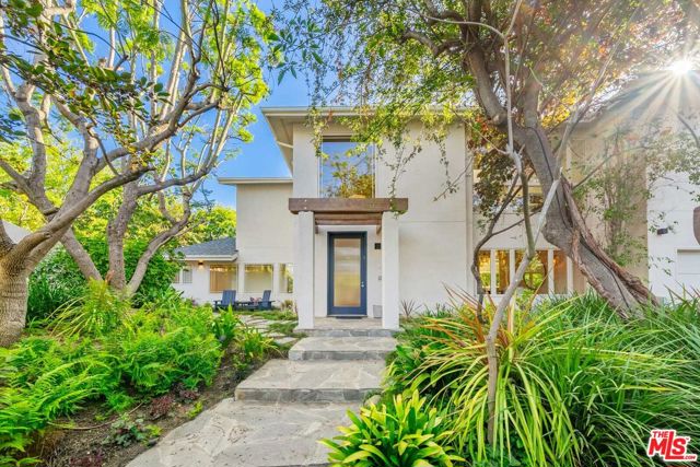 10148 Angelo Circle, Beverly Hills CA: https://media.crmls.org/mediaz/6f9bde6b-654d-454d-ba81-9c1e532afda7.jpg