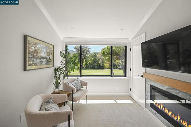 600 Terra California Dr, Walnut Creek CA: https://media.crmls.org/mediaz/6f9c82fb-8528-46d0-87e6-38a00345edf6.jpg