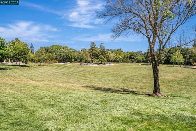 7464 Oxford Cir, Dublin CA: https://media.crmls.org/mediaz/6f9d7b4a-48a2-4f2e-acb4-e6ab2ec4f9be.jpg