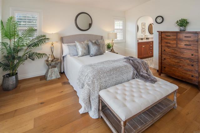Image 16 of 24 For 23796 Moonglow Court