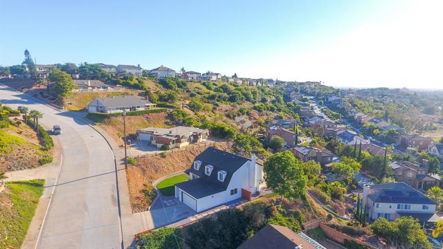 4060 Rosarita Dr, La Mesa CA: https://media.crmls.org/mediaz/6f9dc9e4-63bf-4c54-811f-42e41bbb84c2.jpg