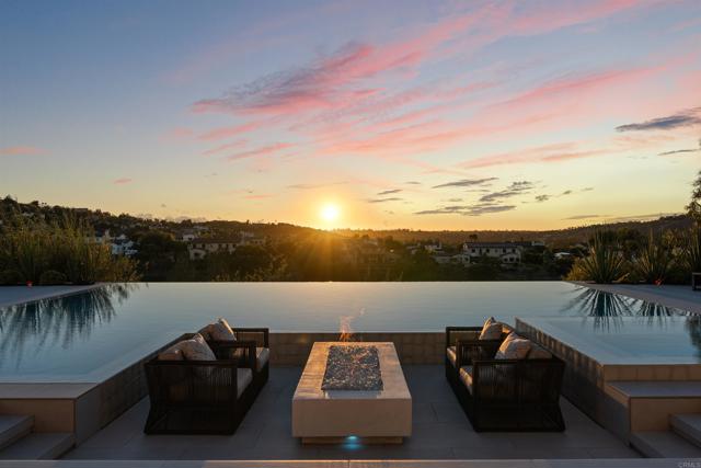 Detail Gallery Image 2 of 69 For 17028 Rendezvous Cir, San Diego,  CA 92127 - 5 Beds | 5/1 Baths