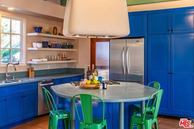 202 Canada Street, Ojai CA: https://media.crmls.org/mediaz/6f9e54b2-334a-47c7-81e6-db590f1b6c08.jpg