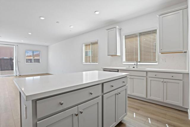 7200 Robins Cove Drive, Stockton CA: https://media.crmls.org/mediaz/6f9e5913-69e1-4372-a90b-2603161e2799.jpg