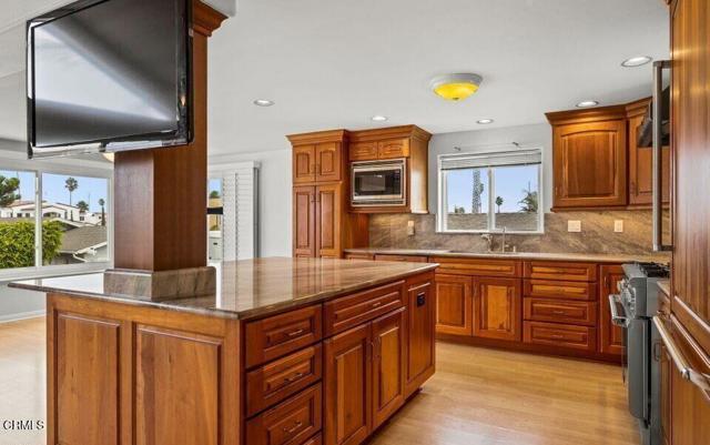 Detail Gallery Image 3 of 17 For 5138 Outrigger Way, Oxnard,  CA 93035 - 2 Beds | 2 Baths