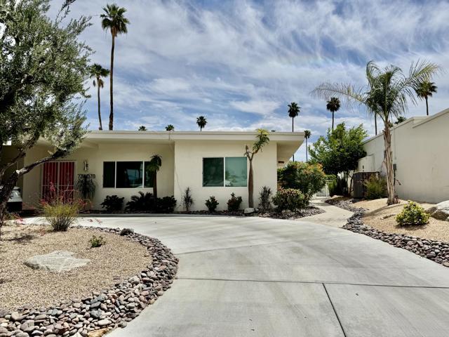 73607 18th Fairway Lane, Palm Desert CA: https://media.crmls.org/mediaz/6f9edc3f-3222-4631-9a1e-0e101a43246a.jpg