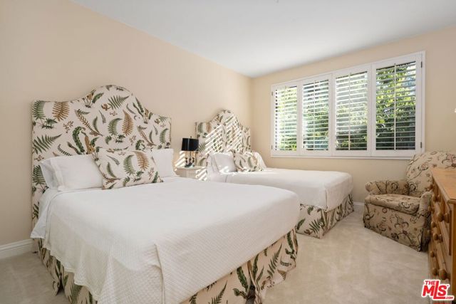 2132 Century Park Lane, Los Angeles CA: https://media.crmls.org/mediaz/6f9ee0f7-1bdf-4169-a26f-595c0cf3cbd1.jpg