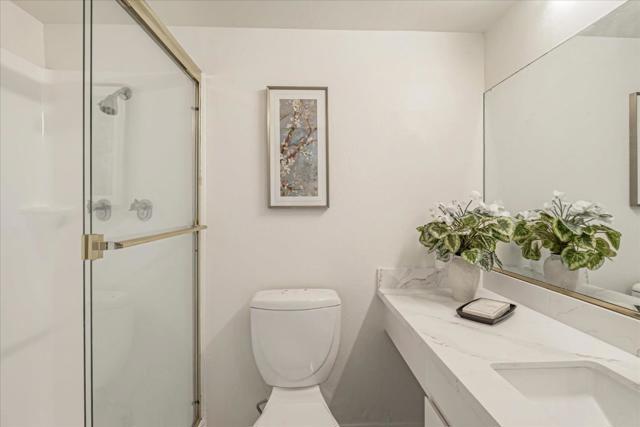 4074 Farm Hill Boulevard, Redwood City CA: https://media.crmls.org/mediaz/6f9f0fa7-d1b3-463c-ac34-28044da60584.jpg