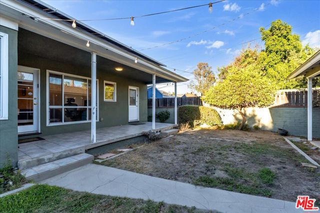12430 Cumpston Street photo 31