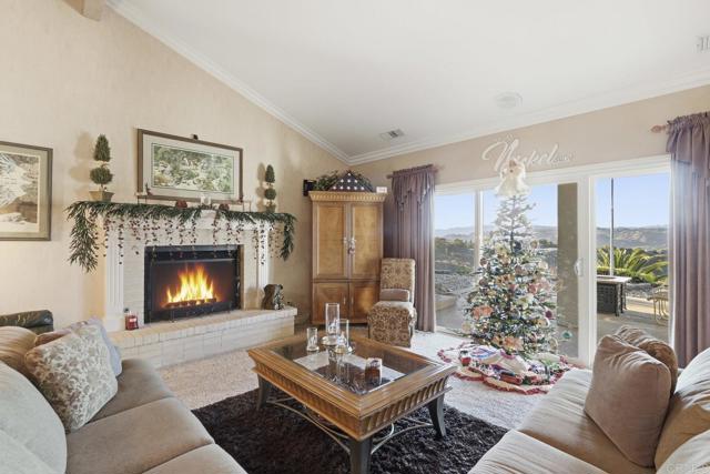 1524 Zutano Lane, Fallbrook CA: https://media.crmls.org/mediaz/6fa04ca4-0d1c-464e-941b-4e858dc7eda9.jpg