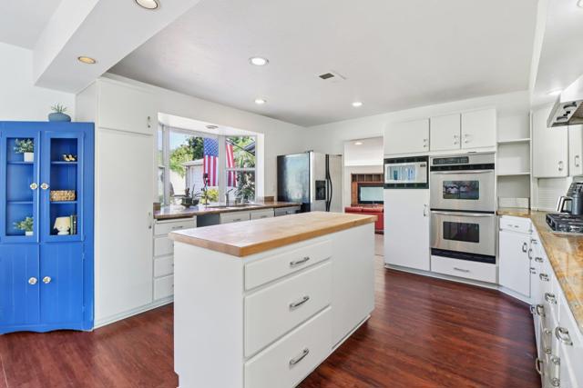 Detail Gallery Image 6 of 72 For 1607 Hunsaker St, Oceanside,  CA 92054 - 4 Beds | 3 Baths