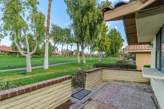 314 Sierra Madre S, Palm Desert CA: https://media.crmls.org/mediaz/6fa0cabb-66d6-41d5-a243-1530325ee38f.jpg