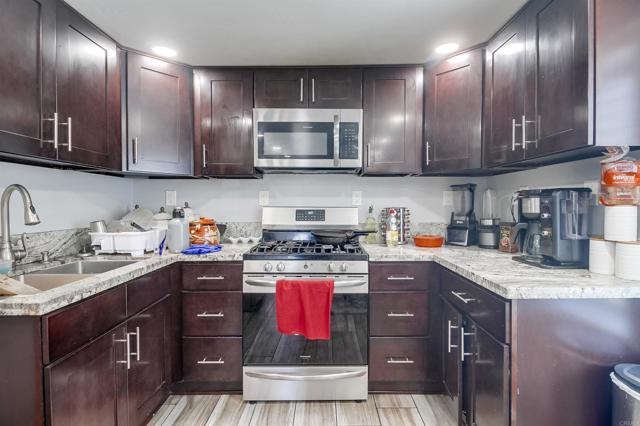 2016 E 10th Street, National City CA: https://media.crmls.org/mediaz/6fa108b6-f940-4309-a89d-1cff0ab434d9.jpg