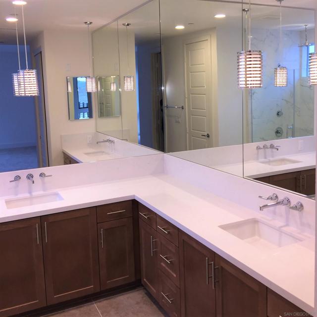 8575 Aspect Dr, San Diego CA: https://media.crmls.org/mediaz/6fa17671-a452-4232-9823-d9b8f5acc400.jpg