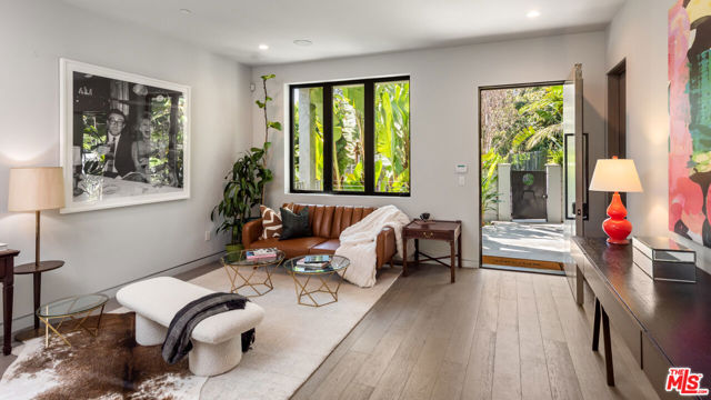 1724 N Sierra Bonita Avenue, Los Angeles CA: https://media.crmls.org/mediaz/6fa22c03-daef-4e6e-b7f7-a37e342783d5.jpg