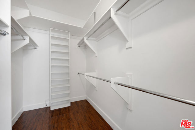 10787 Wilshire Boulevard, Los Angeles CA: https://media.crmls.org/mediaz/6fa287f4-e285-407d-9b7f-b759c5214f04.jpg