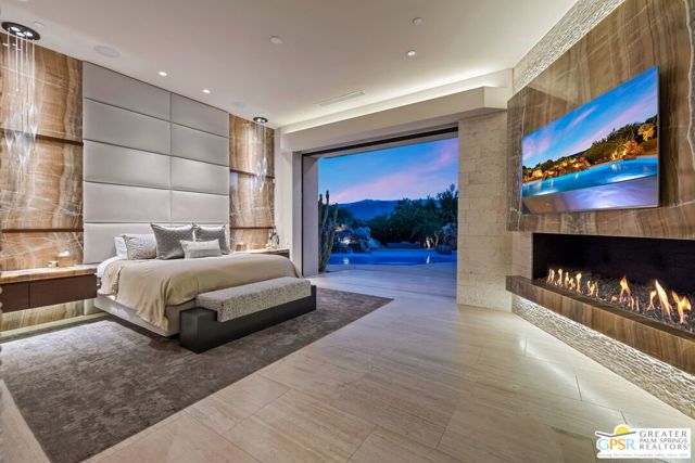 1 Sterling Ridge Drive, Rancho Mirage CA: https://media.crmls.org/mediaz/6fa29386-72a4-4559-a33d-4539a04fa5e9.jpg