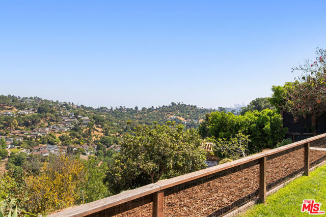 2044 Panamint Drive, Los Angeles CA: https://media.crmls.org/mediaz/6fa293a8-dfb1-4d68-a233-e2b8dcee0545.jpg