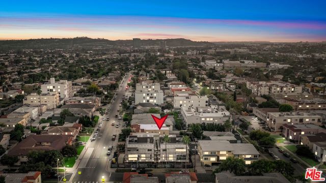 5864 Saturn Street, Los Angeles CA: https://media.crmls.org/mediaz/6fa29630-1f1a-4c6f-a1ae-8ce50fa744ca.jpg