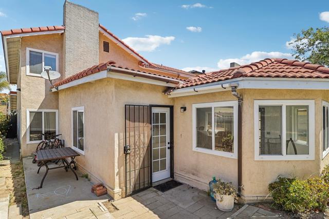 712 Paseo Del Rey, Chula Vista CA: https://media.crmls.org/mediaz/6fa3253b-0362-4e84-9f8c-45da0be7e5f6.jpg