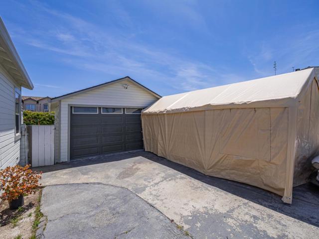 27 Burchell Avenue, Freedom CA: https://media.crmls.org/mediaz/6fa354e8-784e-4cb7-9a15-31d214199195.jpg